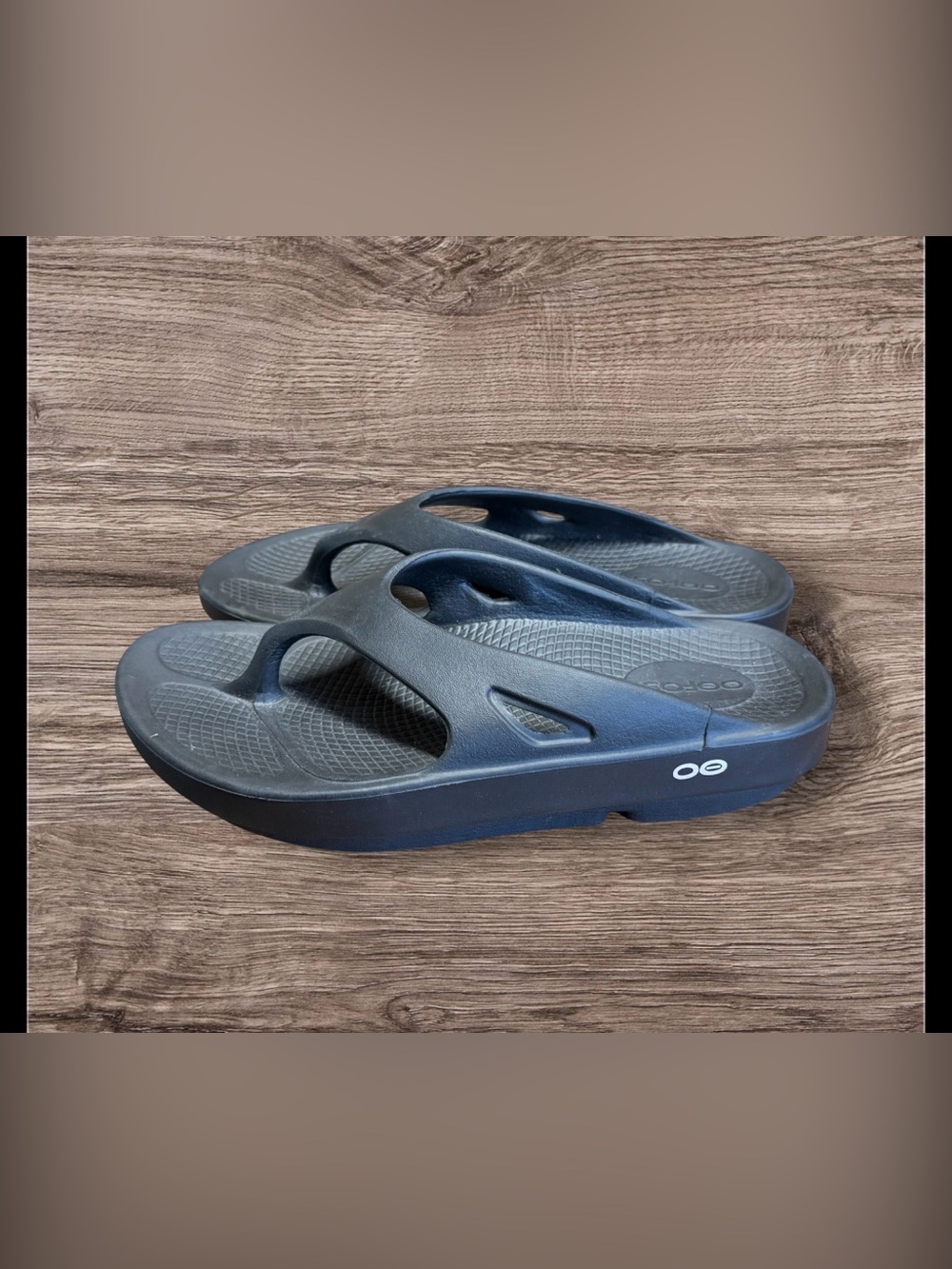 Like new! Oofos THE ORIGINAL RECOVERY FOOTWEAR Sandal SZ 7